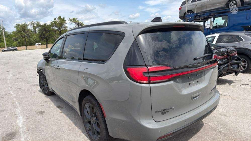 Chrysler Pacifica