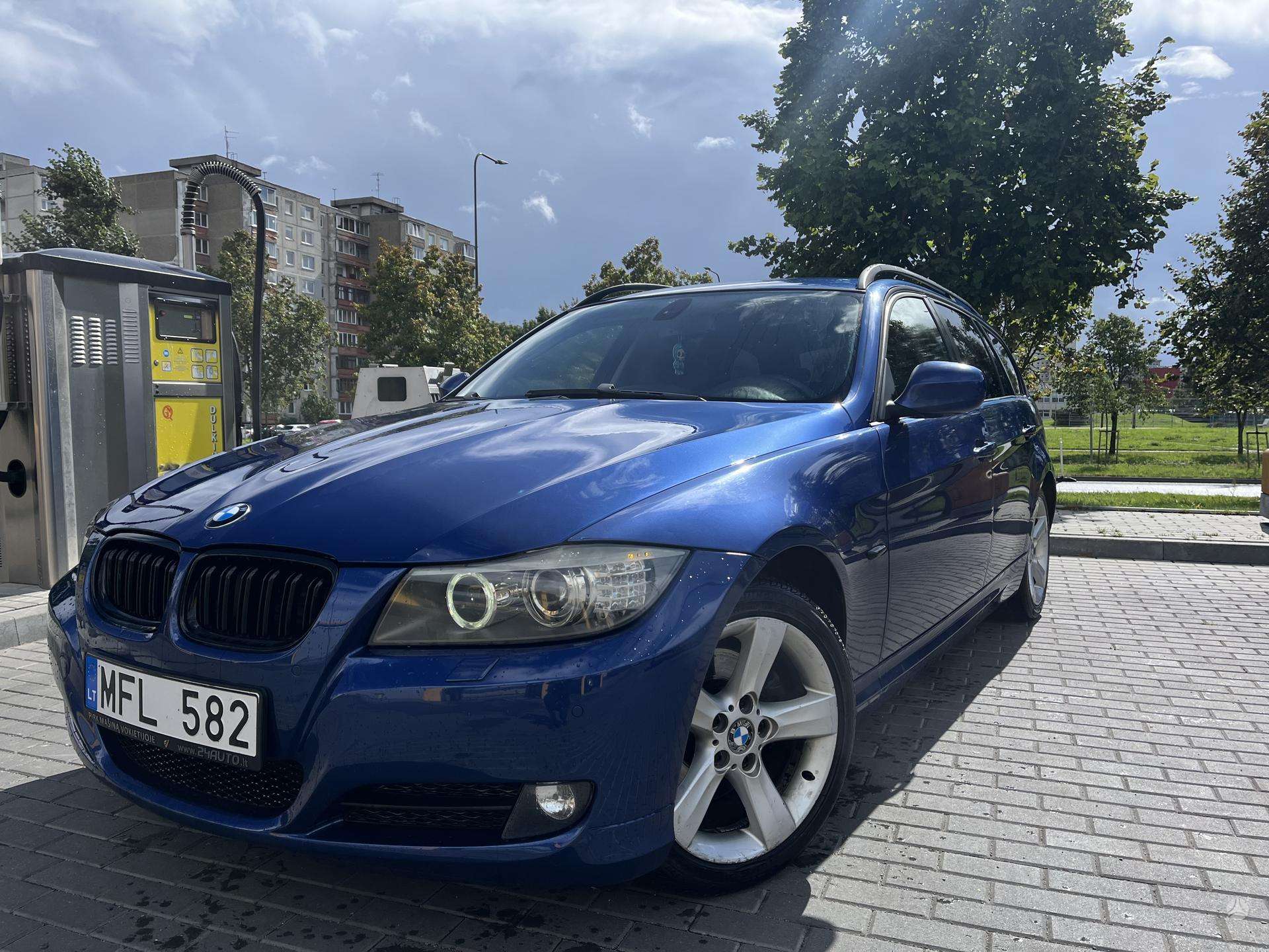 BMW 320