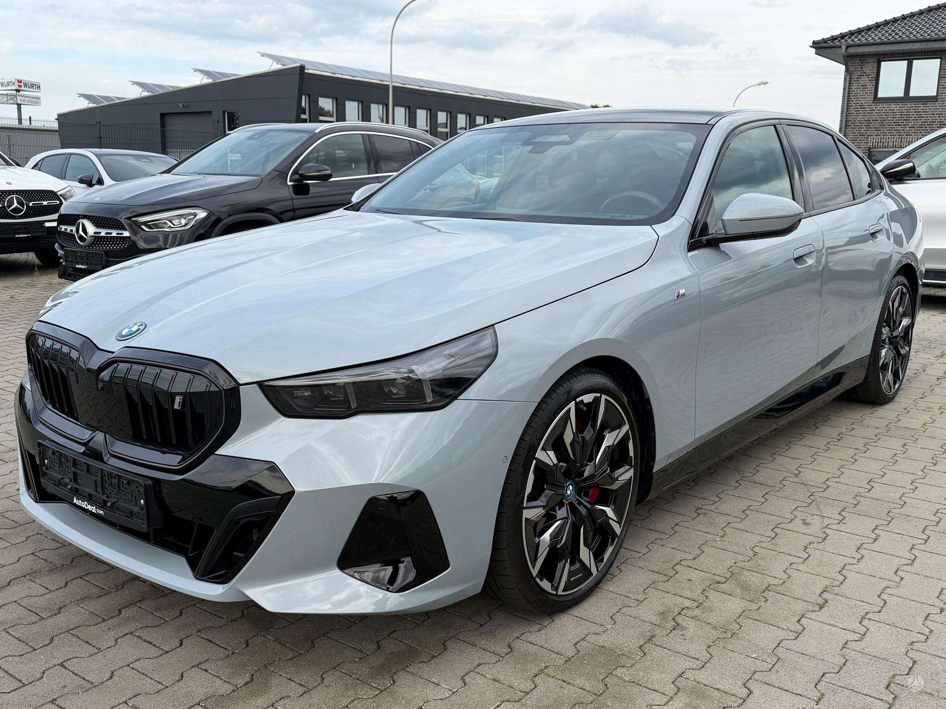 BMW i5